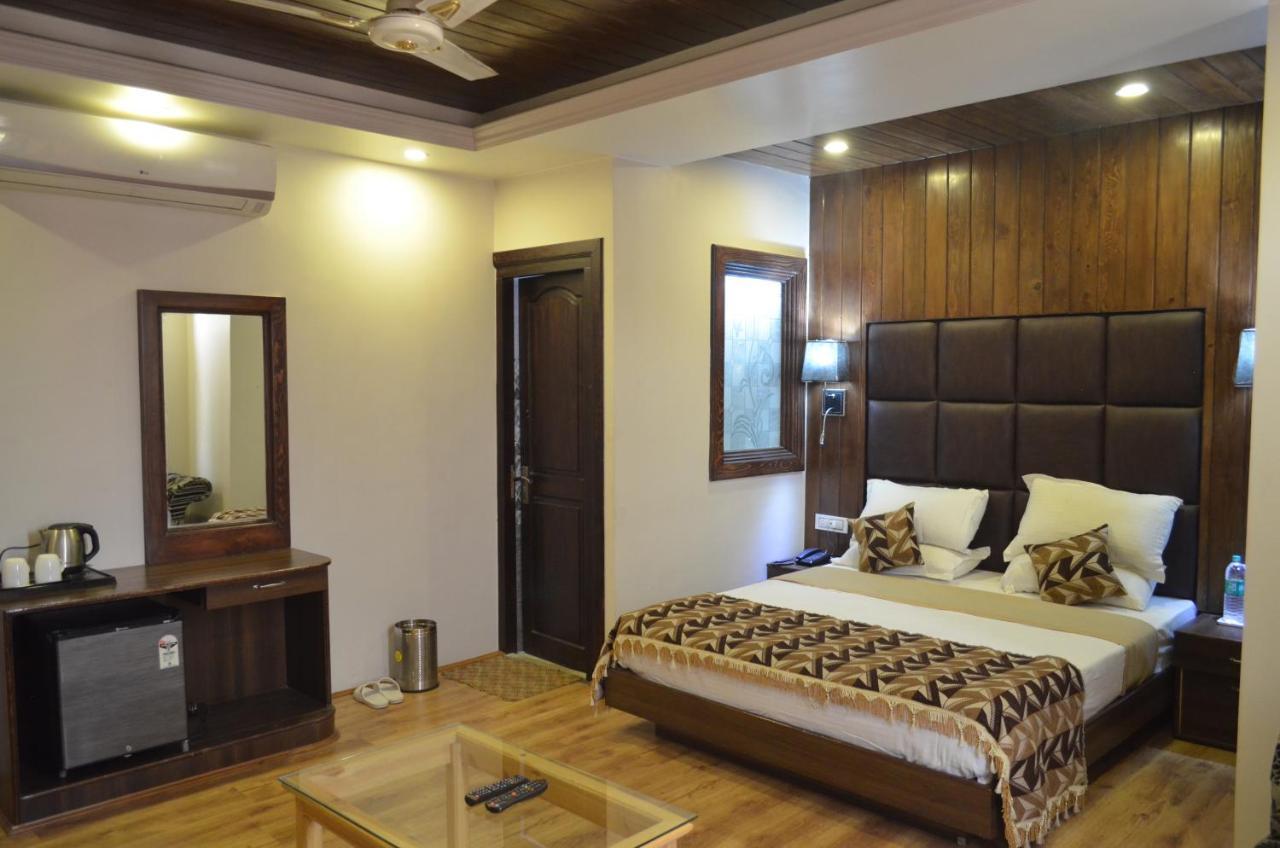 Hotel The Valley View Kashmir Srīnagar Esterno foto