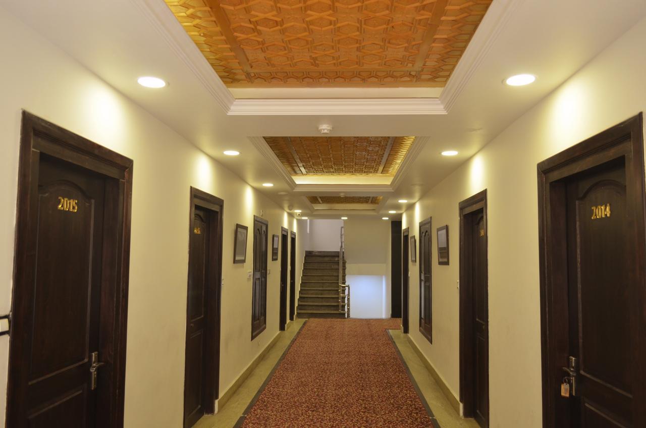 Hotel The Valley View Kashmir Srīnagar Esterno foto