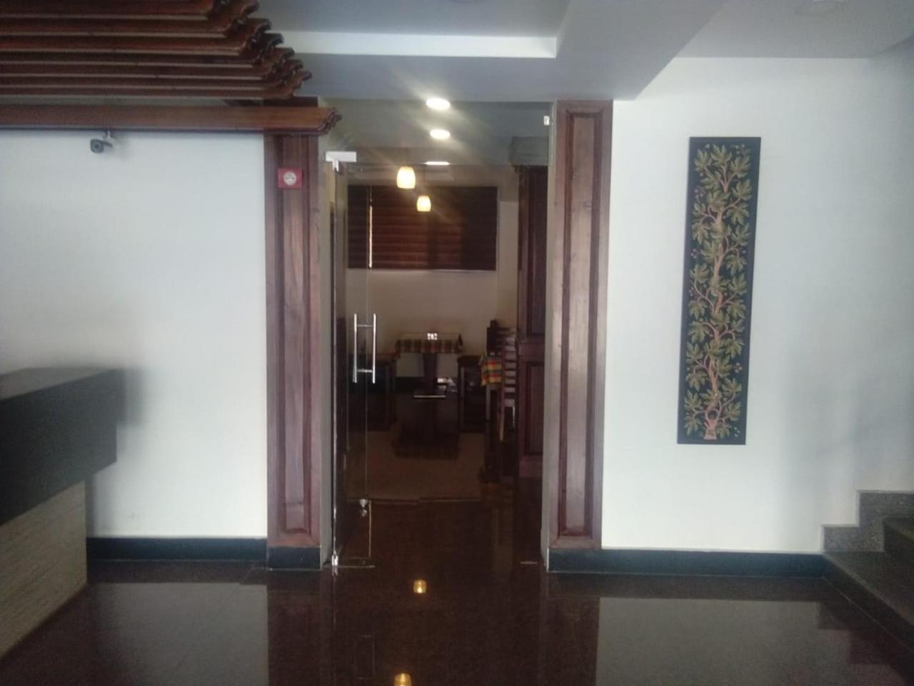 Hotel The Valley View Kashmir Srīnagar Esterno foto