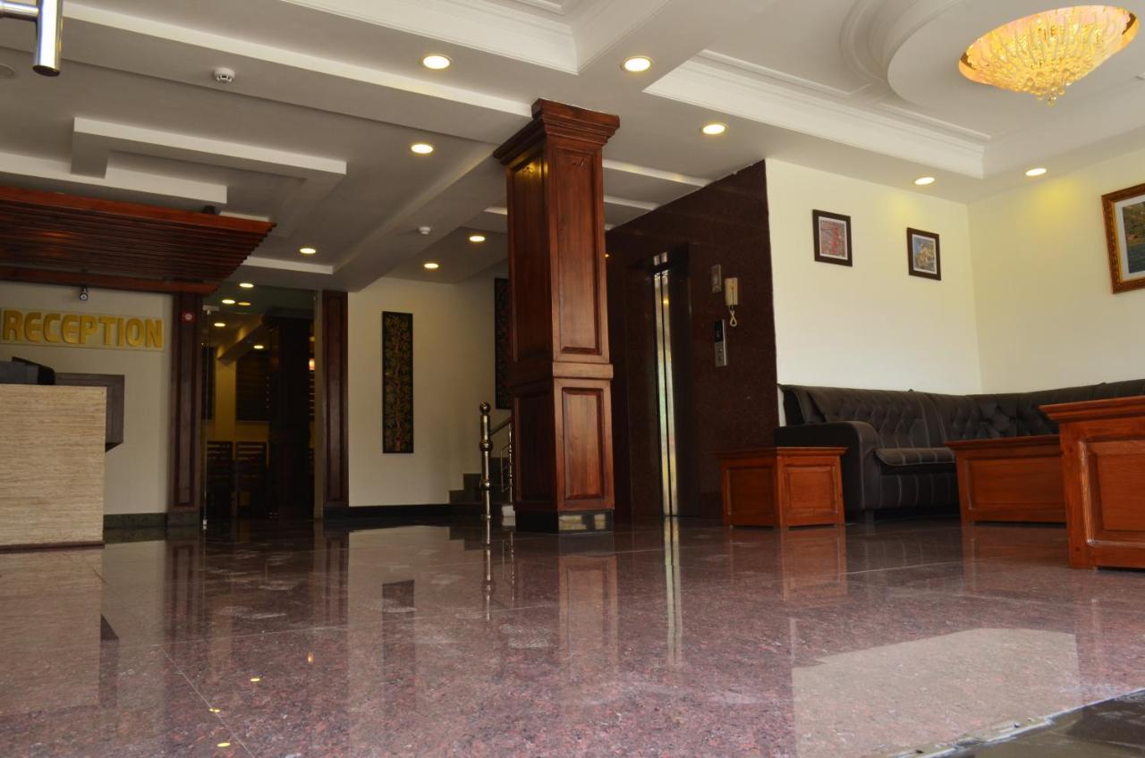 Hotel The Valley View Kashmir Srīnagar Esterno foto