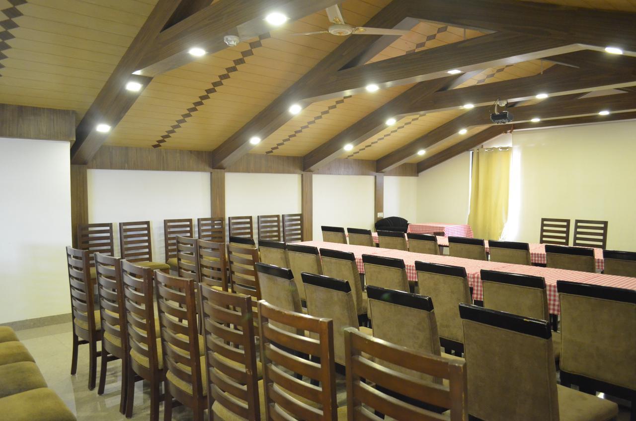Hotel The Valley View Kashmir Srīnagar Esterno foto